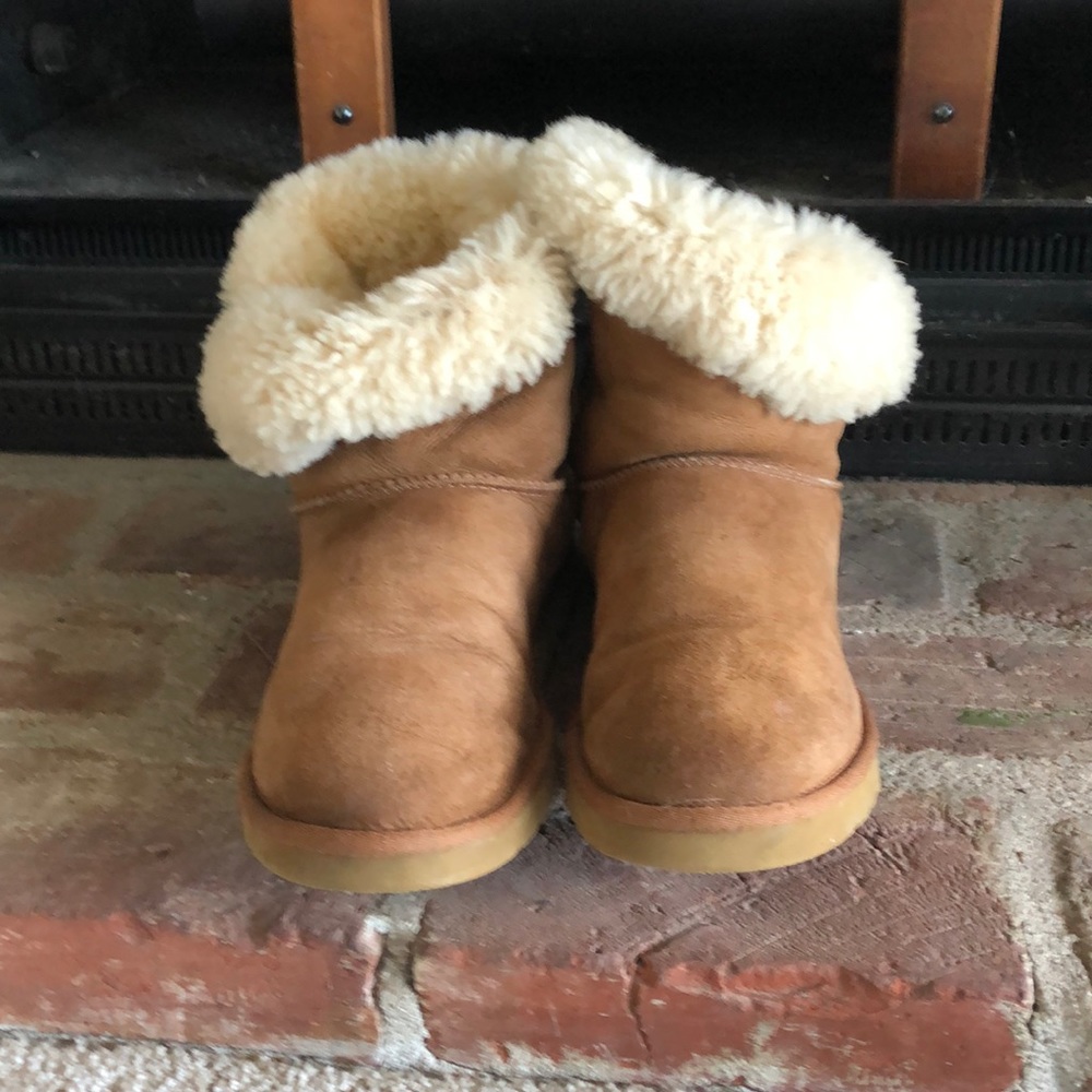 Ugg Bailey Button - image 3